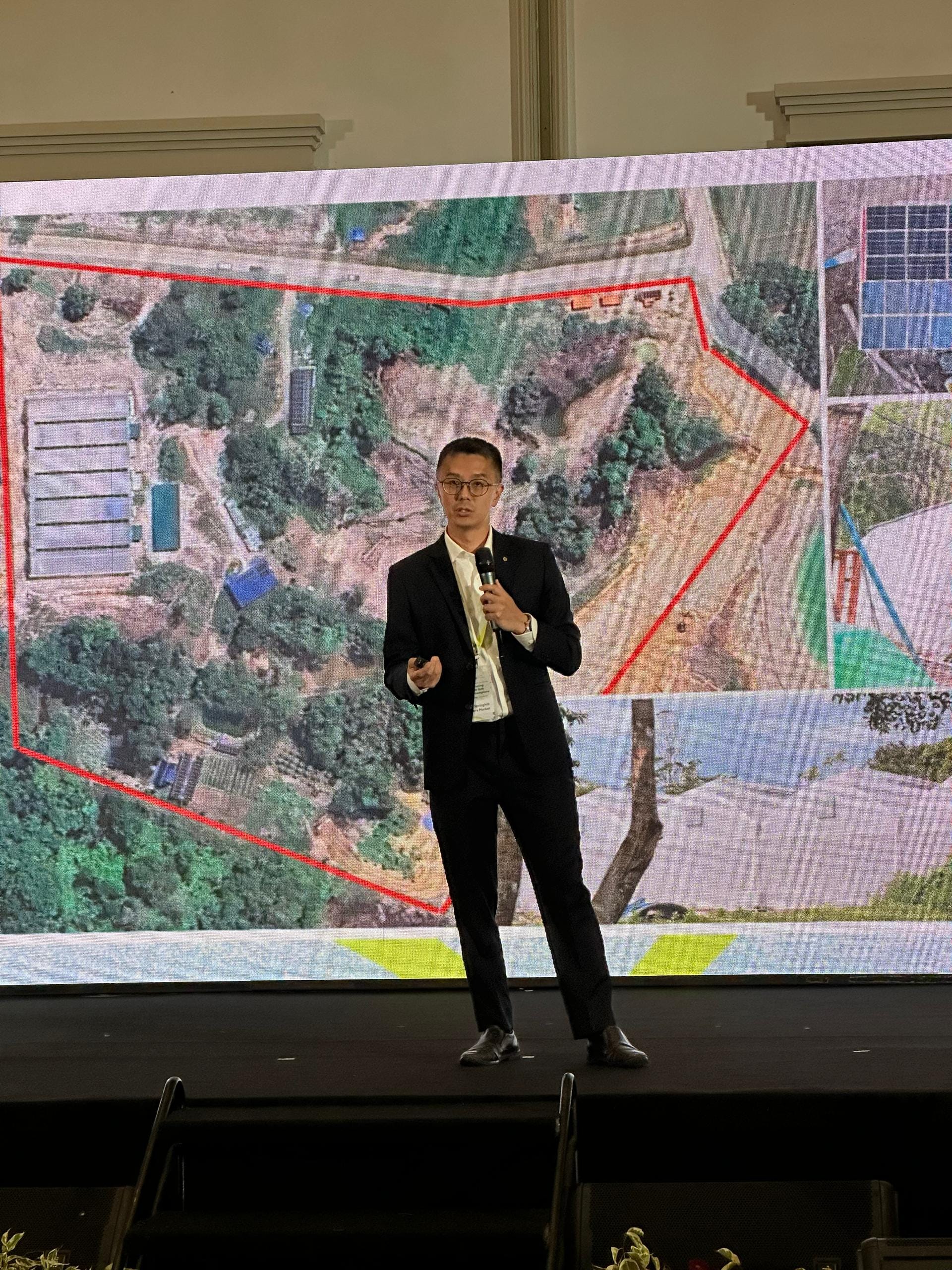 Participants with Huawei representatives